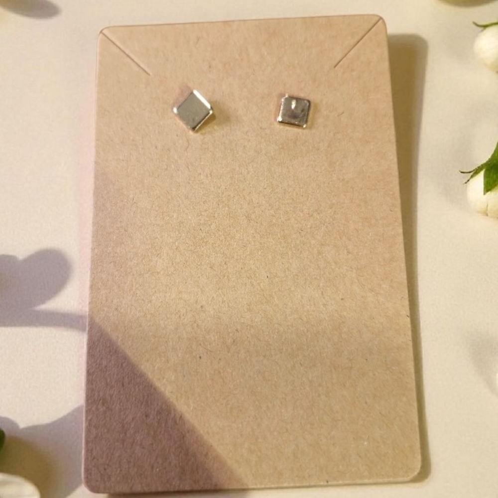 🔴5/$25 🔴Elegant Silver Stud Earrings